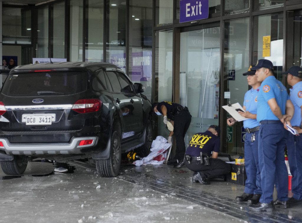 Manila: Vozač automobilom udario u vrata aerodroma, usmrtio dve osobe