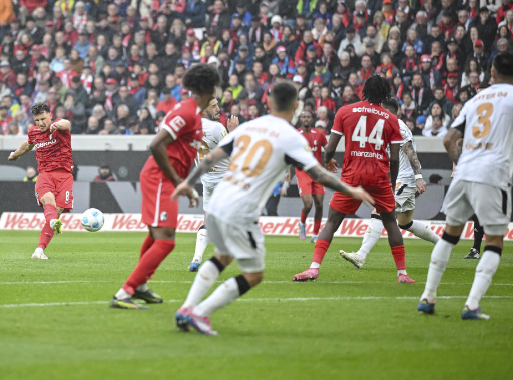 Remi fudbalera Frajburga i Leverkuzena, Bajernu 34. titula, a Kejnu prvi trofej