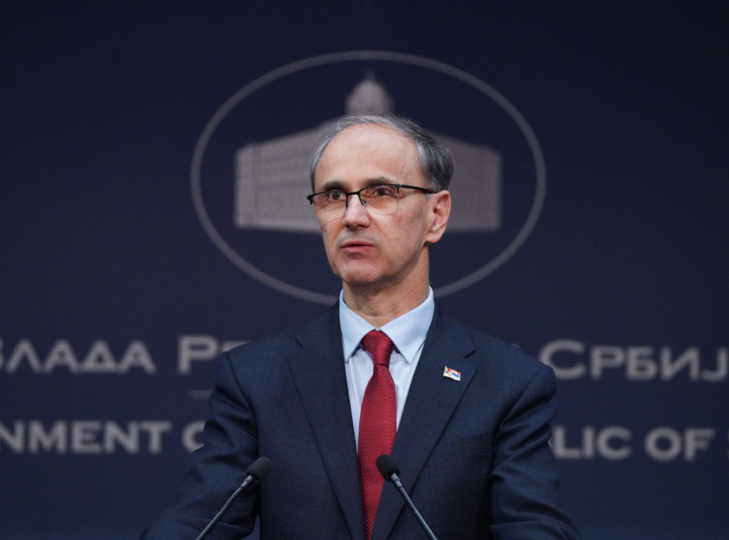 Premijer Macut osudio vandalski čin u Novom Sadu