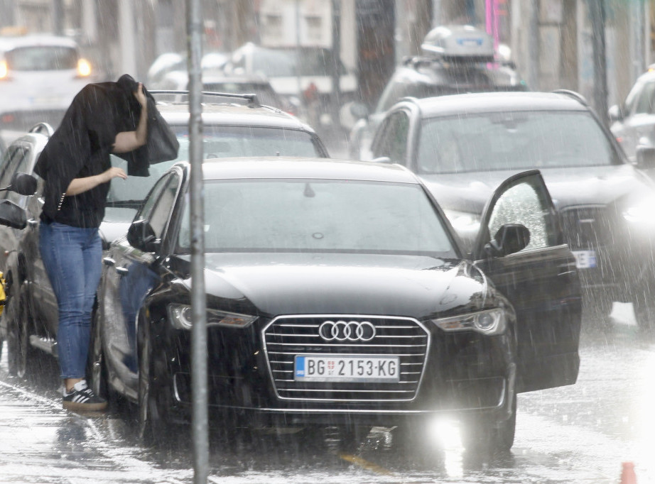 Od danas popodne očekuju se pljuskovi i grmljavina, sutra svežije i promenljivo vreme