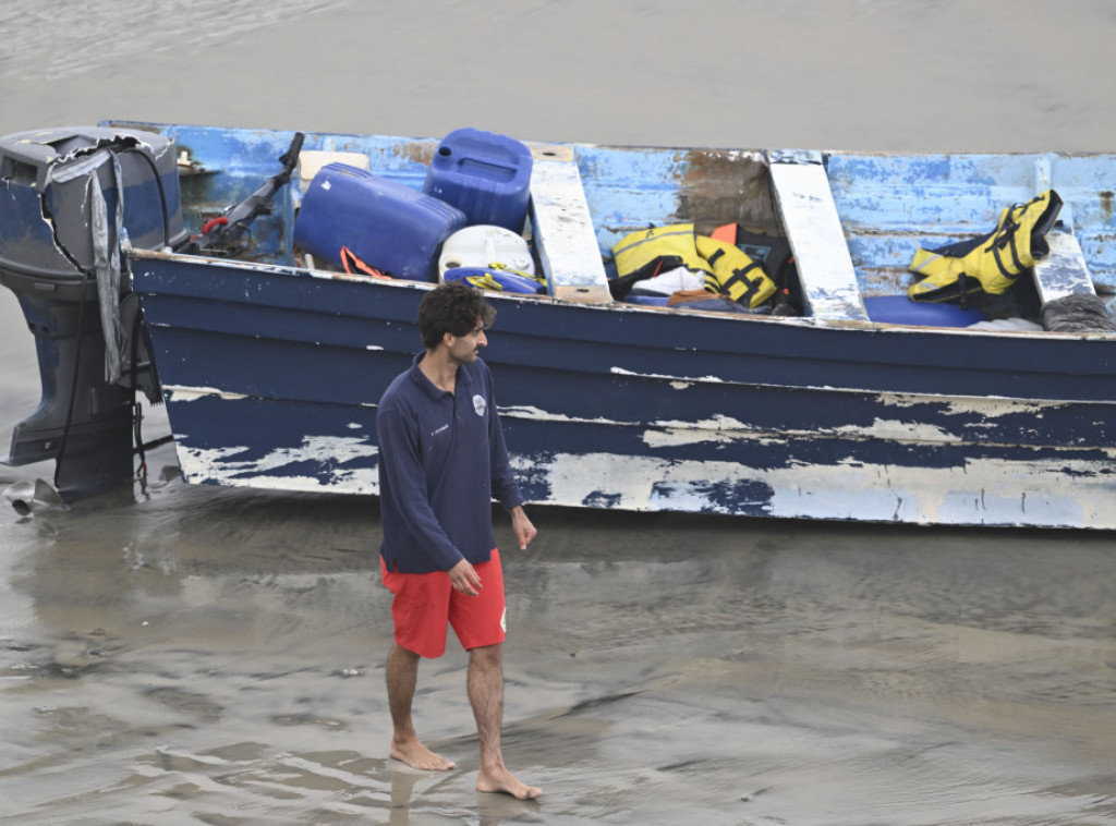 San Dijego: Tri osobe poginule, devet nestalo u udesu malog broda