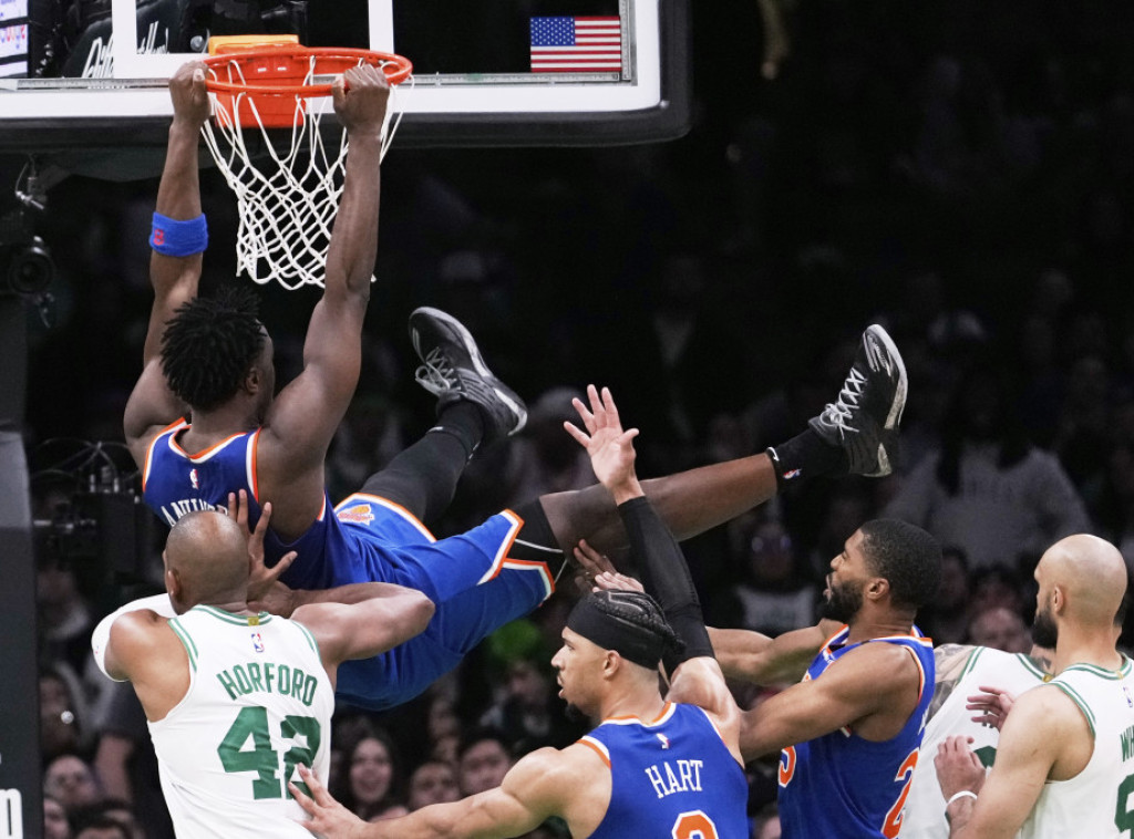 Košarkaši Njujorka pobedili Boston i poveli 1:0 u polufinalu plej-ofa Istoka