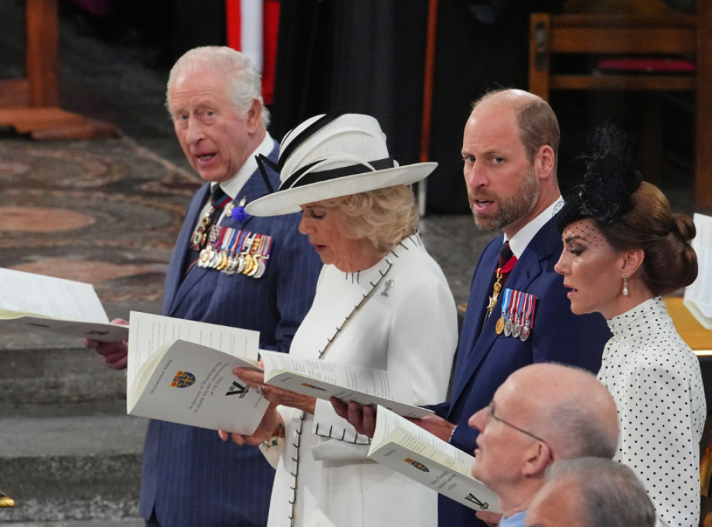 Kralj Čarls i princ Vilijam prisustvovali ceremoniji povodom Dana pobede u Evropi