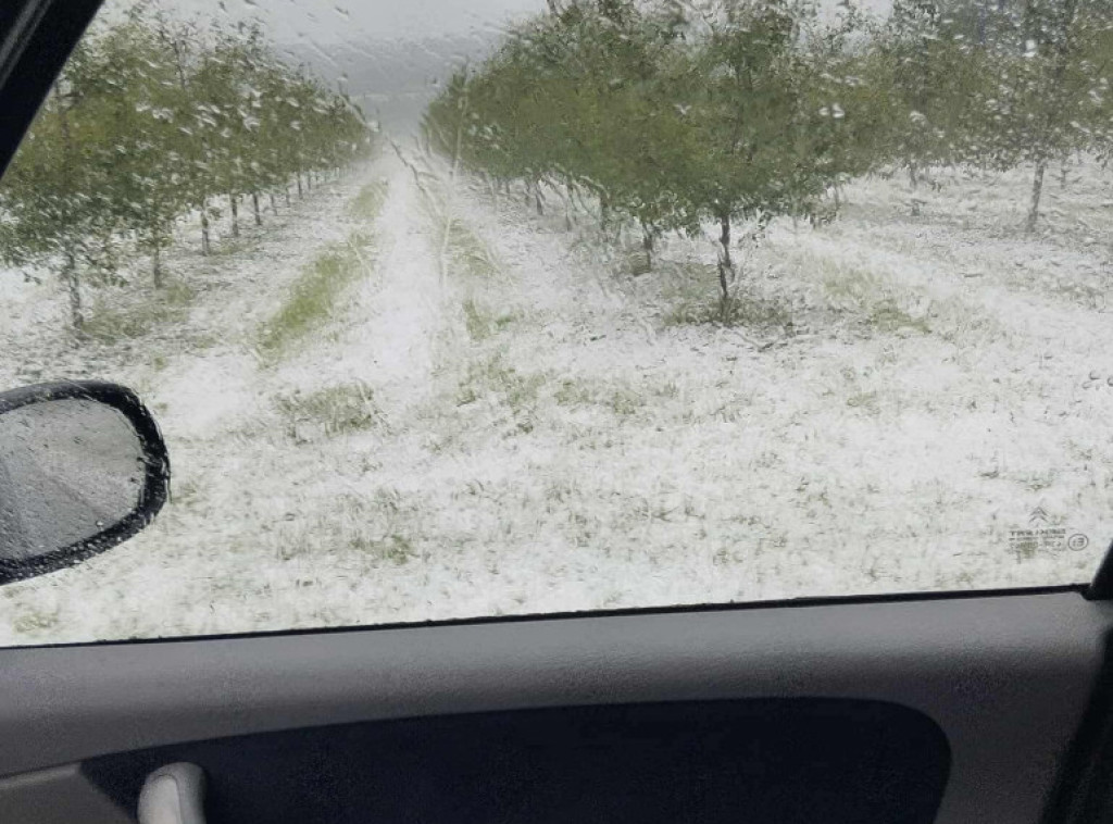 Jako olujno nevreme zahvatilo delove Šumadije, Topolu, Aranđelovac, Raču
