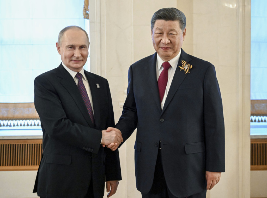 Putin nakon razgovora poveo Si Đinpinga u obilazak Kremlja