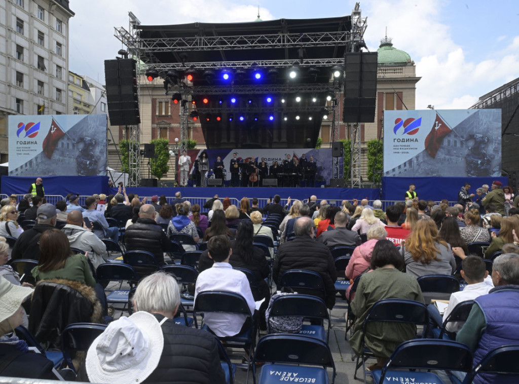 Ansambl "Stanislav Binički" nastupio na Trgu republike povodom Dana pobede