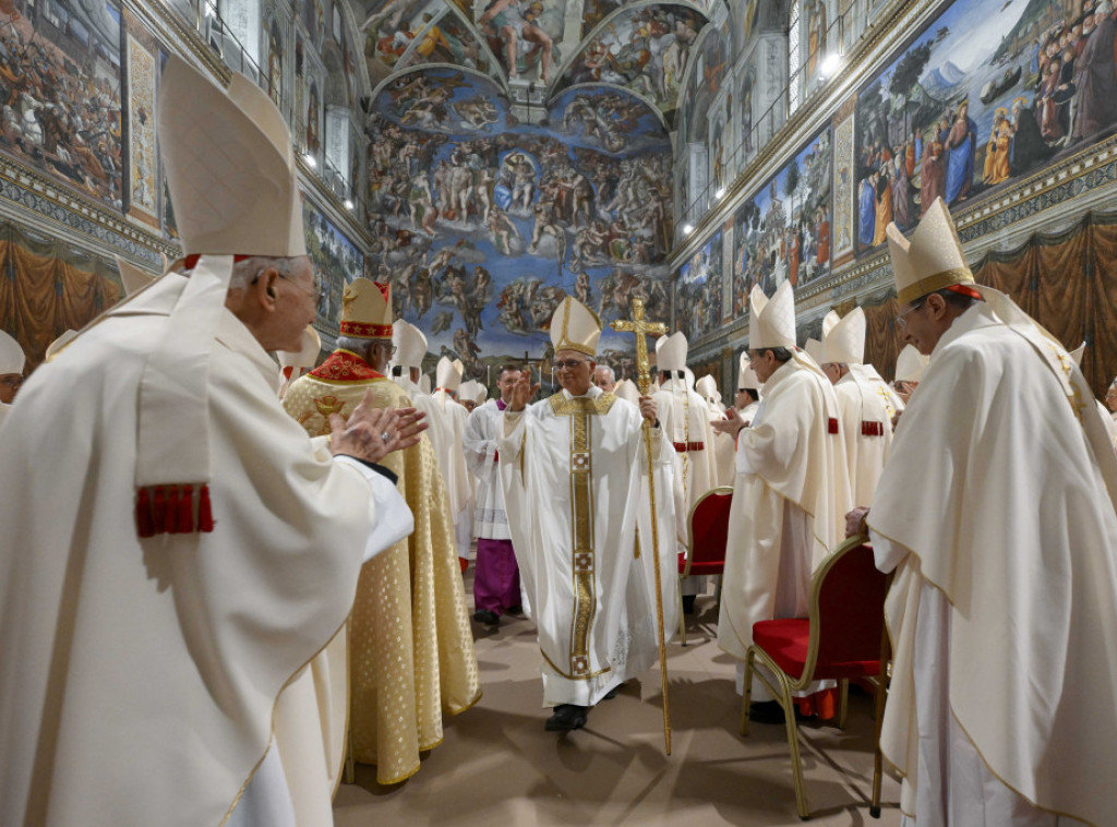 Korijere dela sera: Lav XIV izglasan za papu nakon povlačenja Parolina iz trke