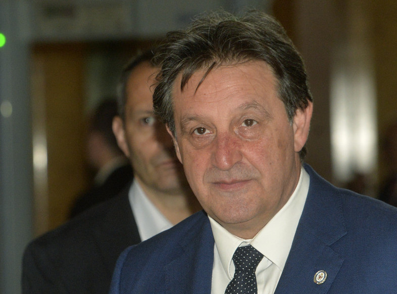 Gašić poručio Helezu: Drina nije granica srpskog naroda, niti će to ikada biti