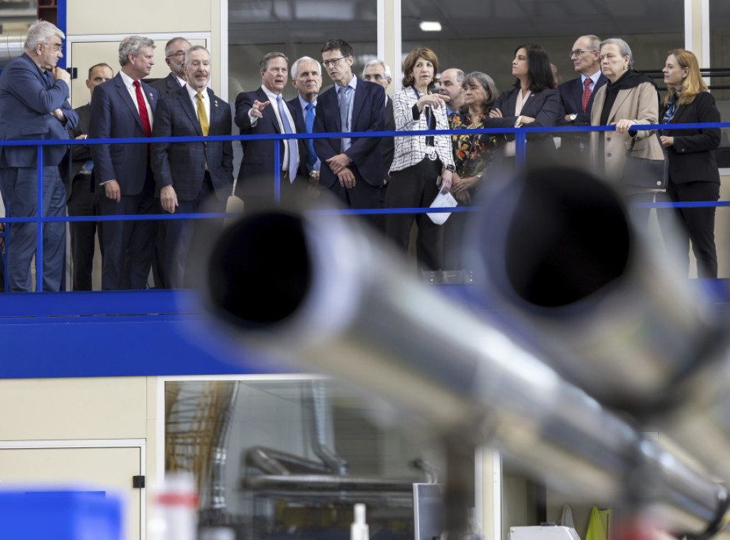 Naučnici u CERN-u pretvorili olovo u zlato