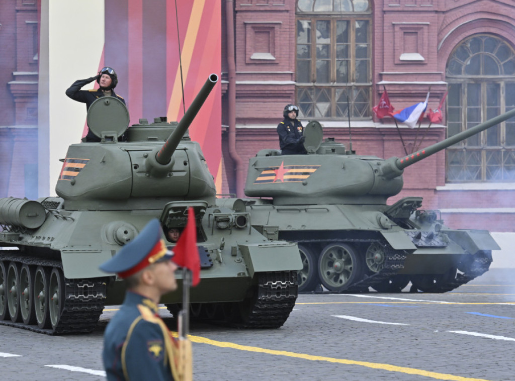 Boriša Mandić: Svaku paradu u Moskvi predvodi legendarni tenk T 34, to je vojna tradicija