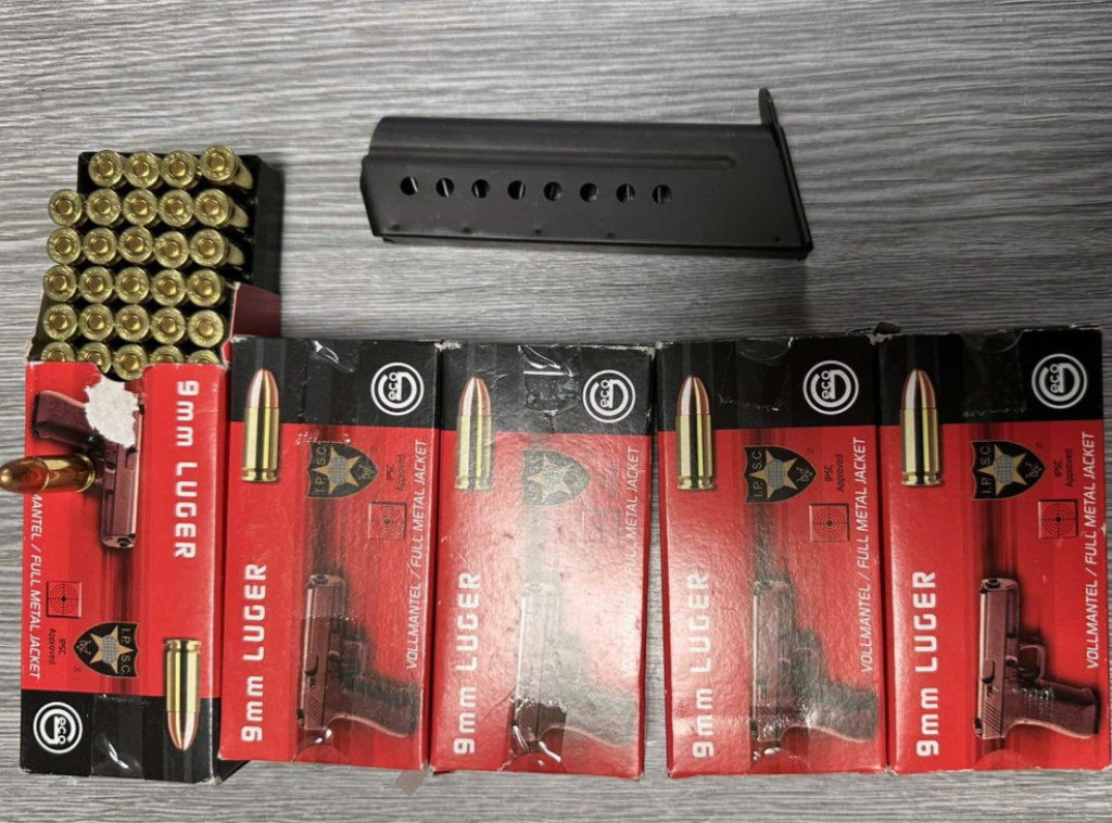 Uprava carina: Na Batrovcima pronađeni bojevi meci u torbi sa kablovima