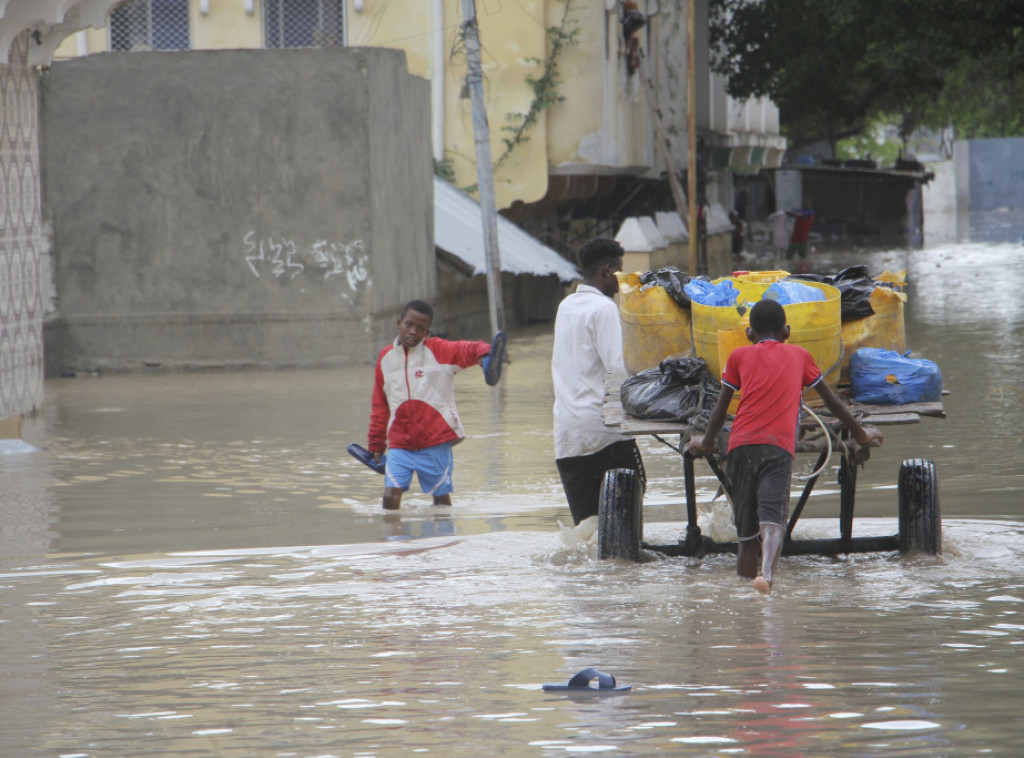 Najmanje sedam osoba poginulo u poplavama u Mogadišu