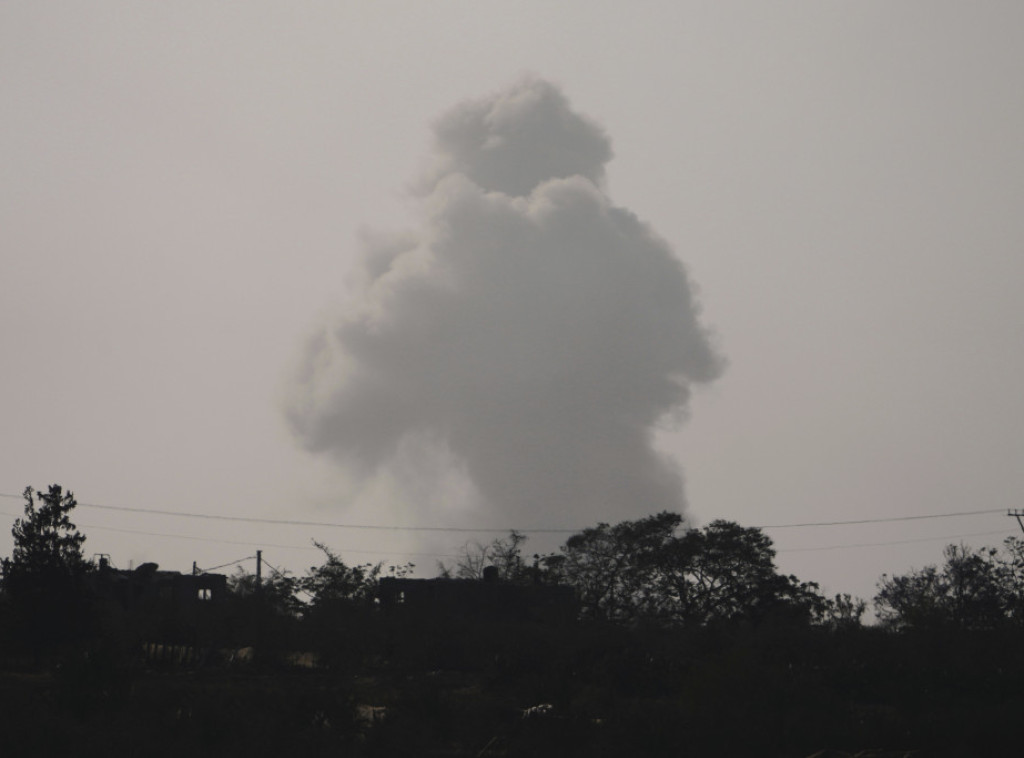 Najmanje 23 osobe, uključujući troje dece, ubijeno u izraelskim napadima na Gazu