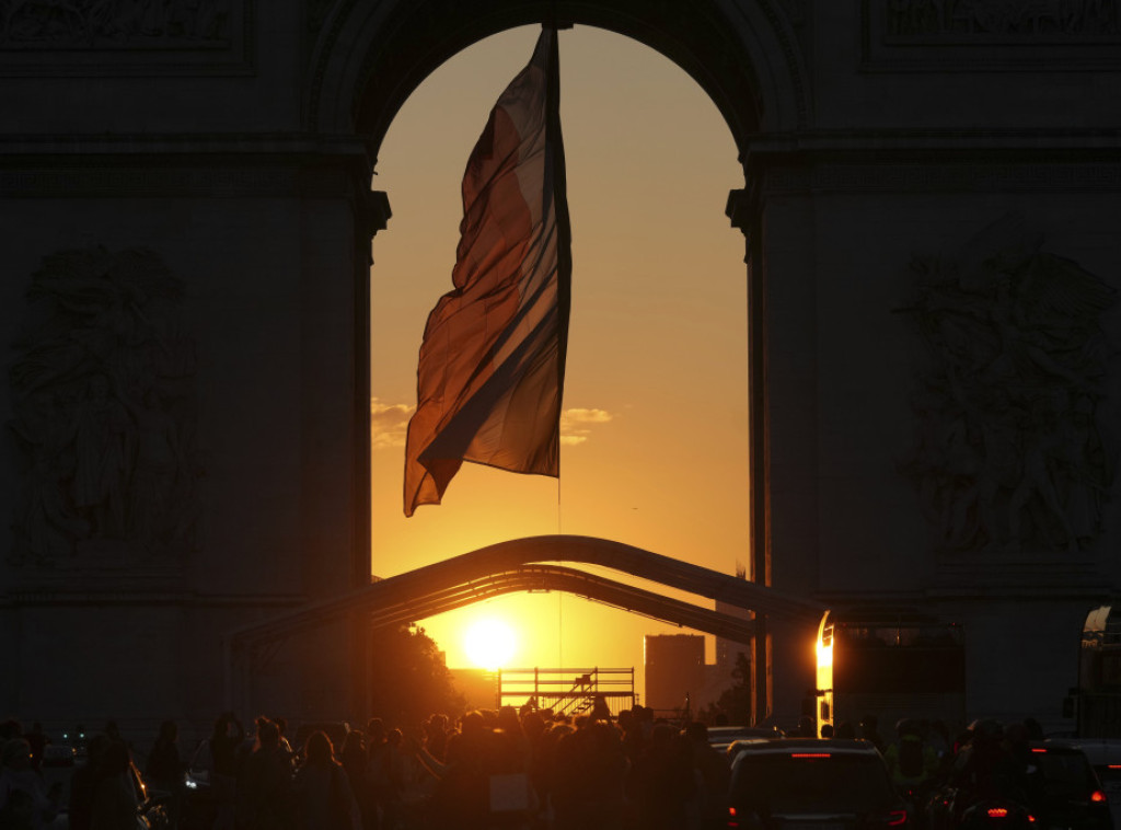 Francuska: Nekoliko stotina ultradesničara prodefilovalo Parizom