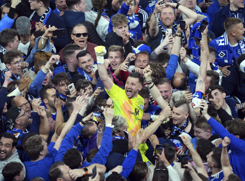 Fudbaleri Hamburgera obezbedili povratak u Bundesligu posle sedam sezona