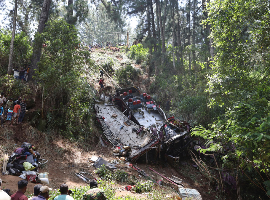 Šri Lanka: Autobus sleteo sa litice, 21 osoba poginula, najmanje 14 povređeno