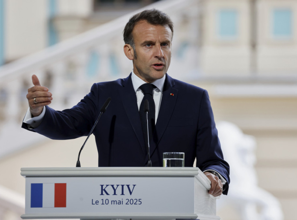 Makron o Putinovom predlogu: Bezuslovnom prekidu vatre ne prethode pregovori