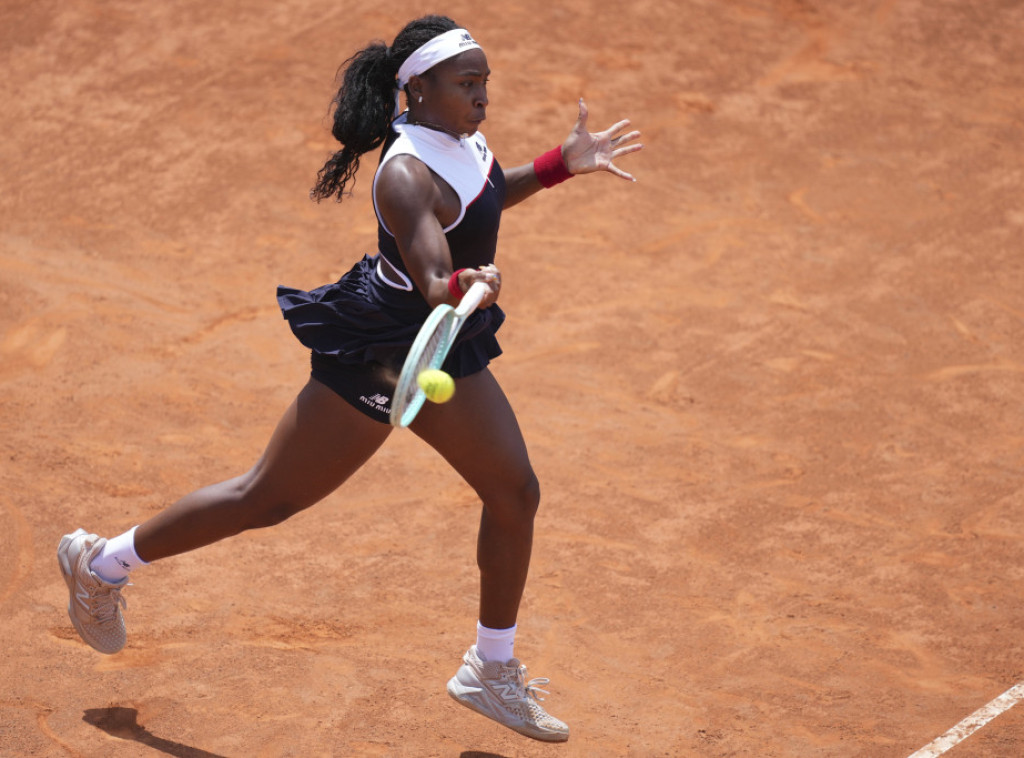 Koko Gof i Ema Radukanu plasirale se u osminu finala turnira u Rimu