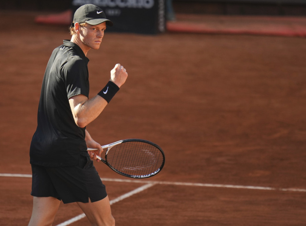 Italijanski teniser Janik Siner plasirao se u osminu finala Mastersa u Rimu