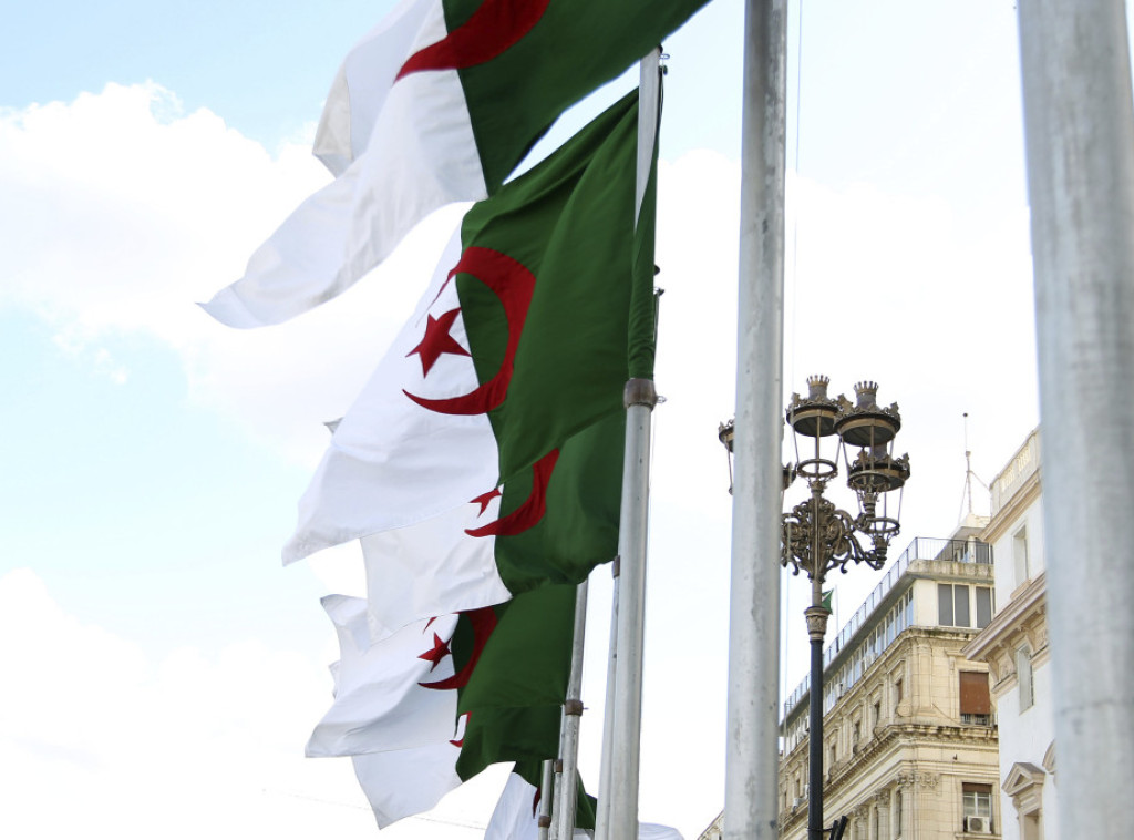 Alžir proterao 15 zaposlenih u francuskoj ambasadi