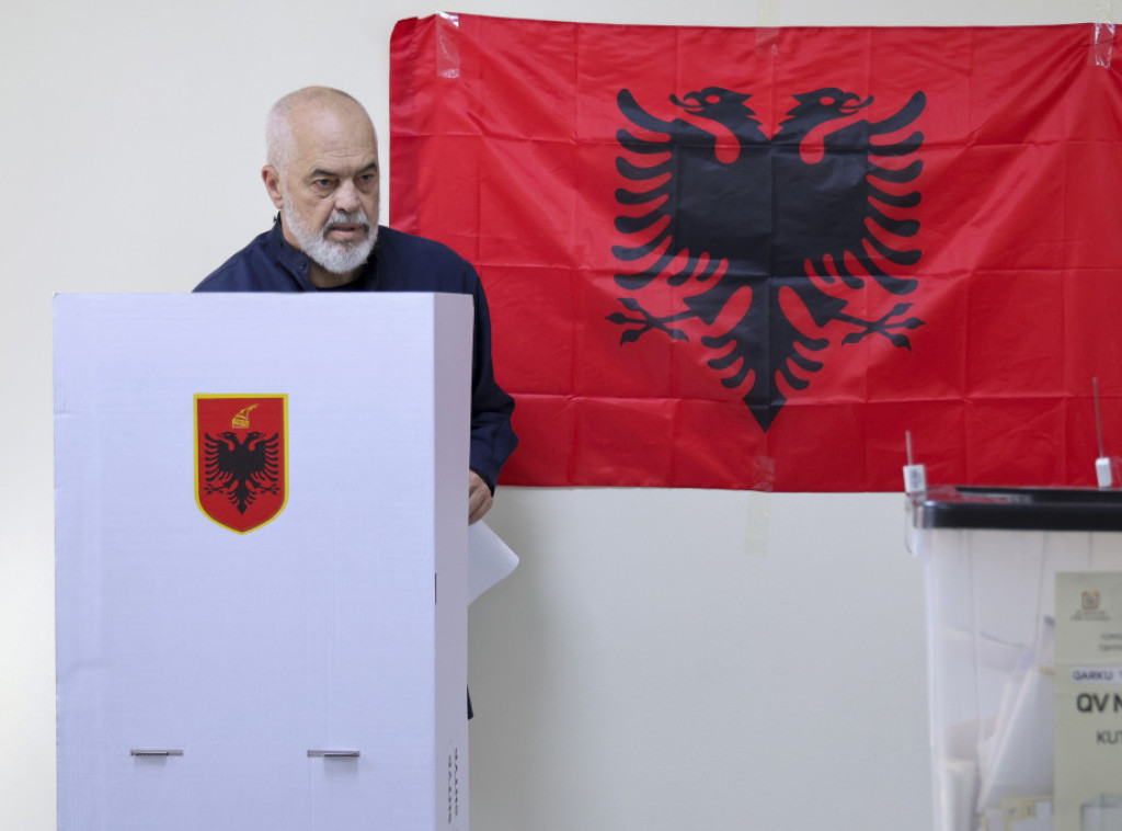 Socijalistička partija Edija Rame pobedila na izborima u Albaniji, osvojila 52 odsto
