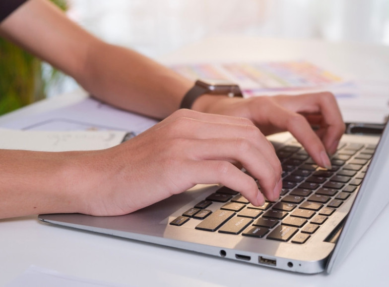 Komisija za hartije od vrednosti poziva na oprez zbog internet prevara