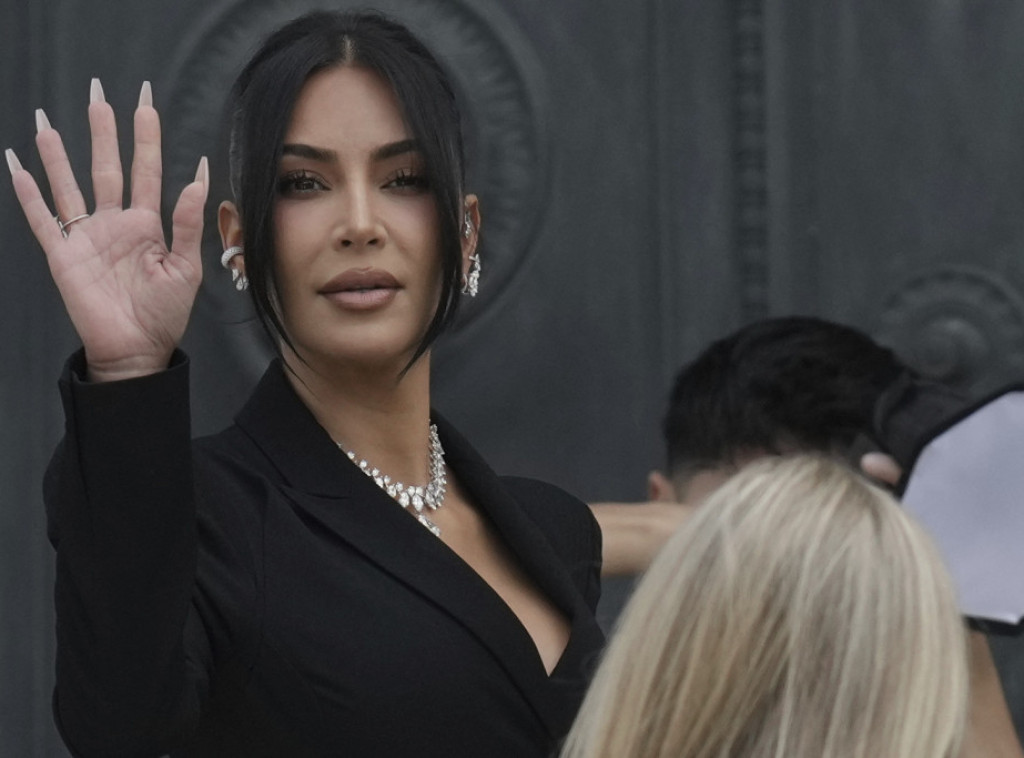Američka rijaliti zvezda Kim Kardašijan svedočila na suđenju u Parizu