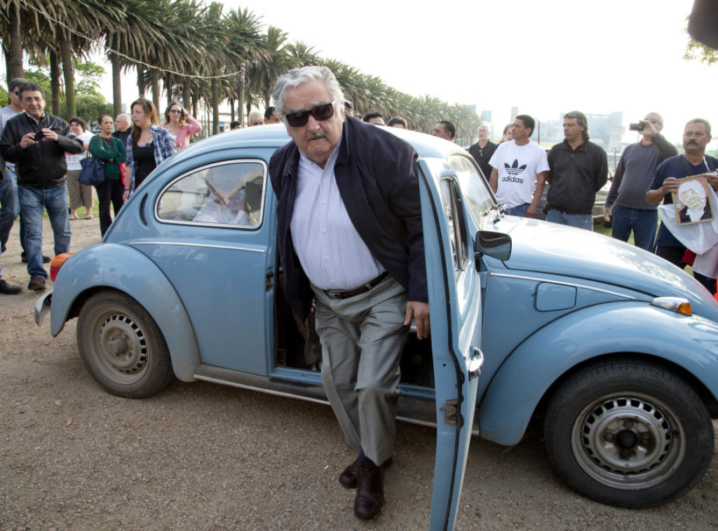 Bivši predsednik Urugvaja Hose Muhika preminuo u 90. godini