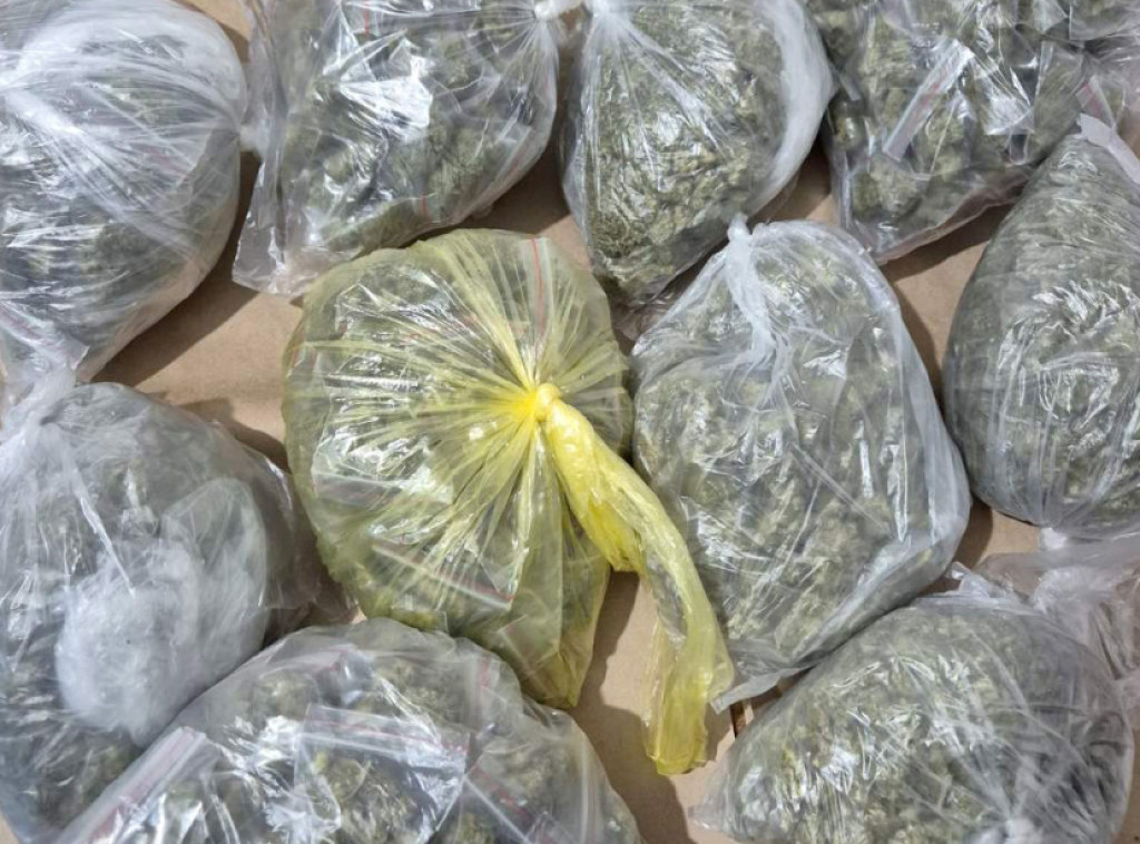 Policija na Voždovcu uhapsila muškarca kod koga je pronašla kokain i marihuanu