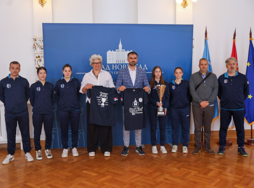 Mićin ugostio stonoteniserke STK "Novi Sad" koje su osvojile 10. titulu prvaka Srbije