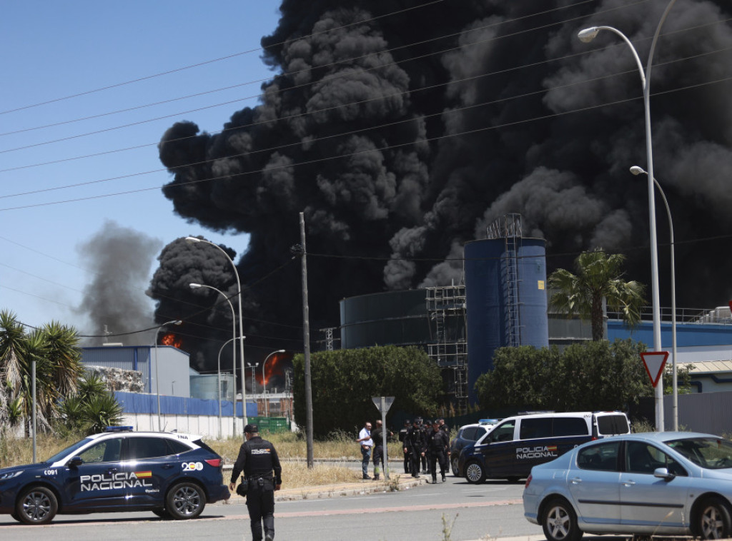 Španija: Požar u skladištu hemikalija, naredba za 80.000 stanovnika da ostanu u kućama