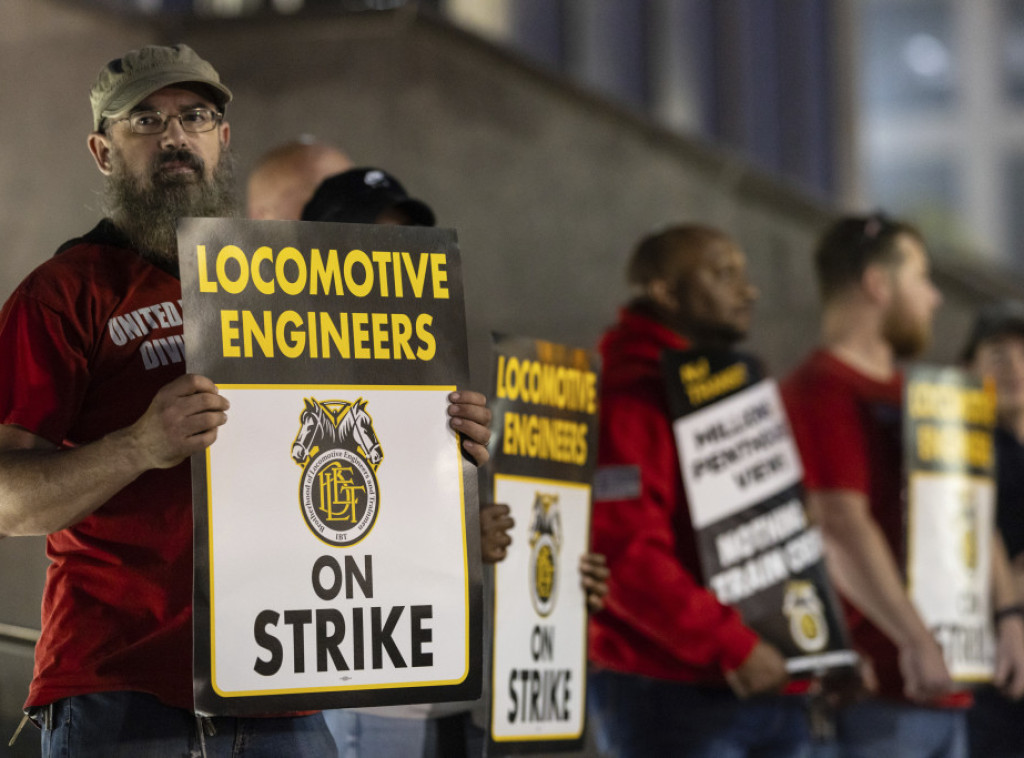 Inženjeri tranzitnih vozova štrajkovali u Nju Džersiju, 350.000 putnika bez prevoza