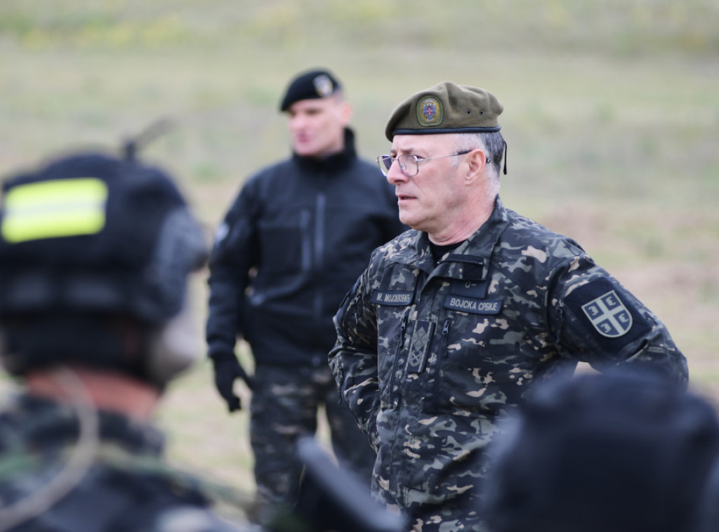 Ministarstvo odbrane: General Mojsilović obišao "Kobre" na poligonu Peskovi