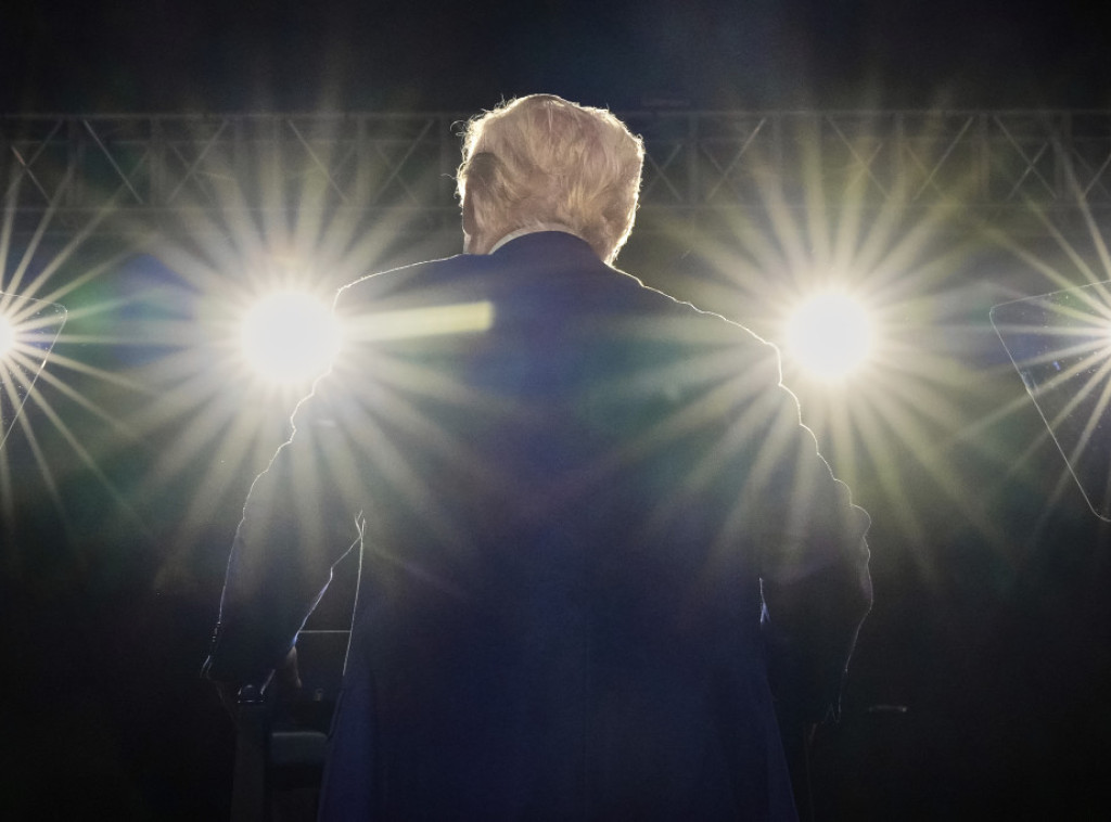 Tramp dozvolio prodaju uređaja za povećanje brzine pucanja poluautomatskih pušaka