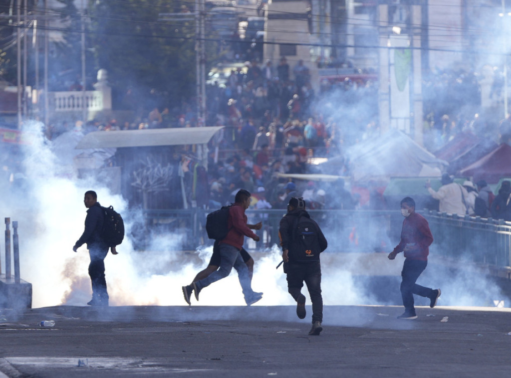 Sukob policije i demonstranata koji zahtevaju da Morales bude kandidat na izborima