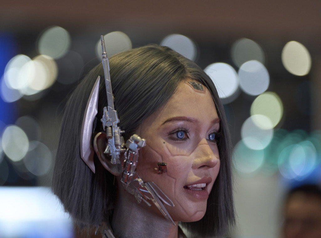 Kineski zvaničnik: Humanoidni roboti neće zameniti radnu snagu