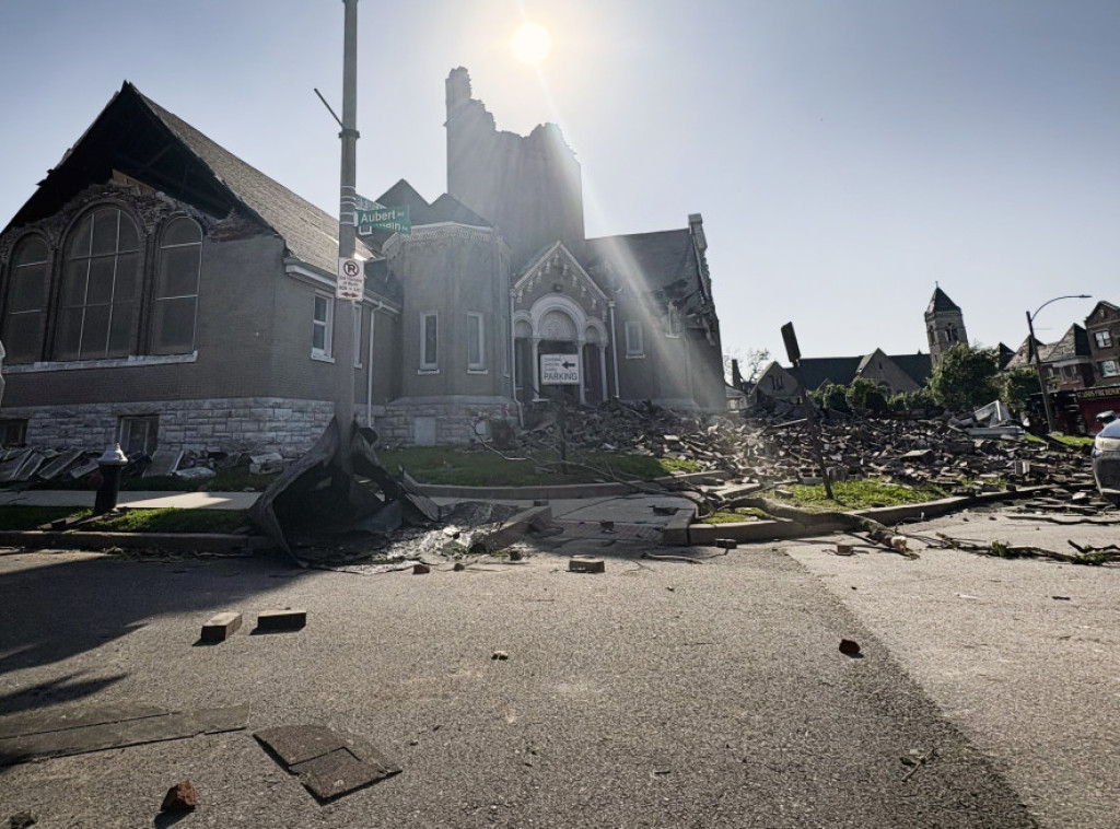 Najmanje 27 ljudi poginulo u olujnim sistemima u Kentakiju i Misuriju