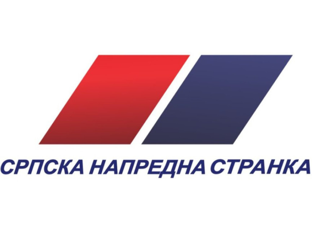 Damiru Zlojutru, odborniku SNS-a u Novom Sadu izbušene gume dok je razgovarao s građanima