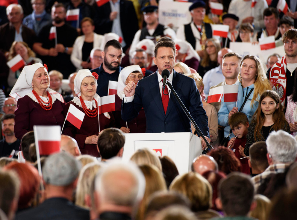Tšaskovski: Cilj mi je pobeda; Navrocki pozvao glasače desnice da "spasu" Poljsku