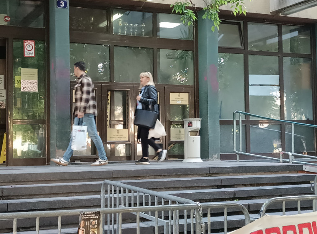 Novi Sad: Studenti u blokadi se povukli sa ulaza u sud, zaposleni ulaze u zgradu