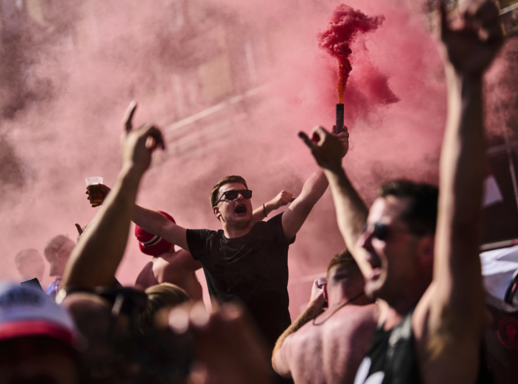 Tuča navijača Totenhema i Mančester junajteda uoči finala Lige Evrope