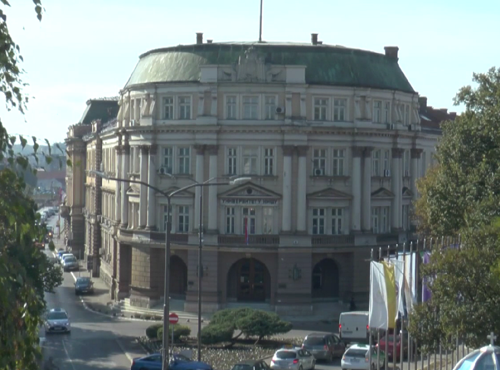 Studenti u blokadi blokirali zgradu Rektorata u Nišu