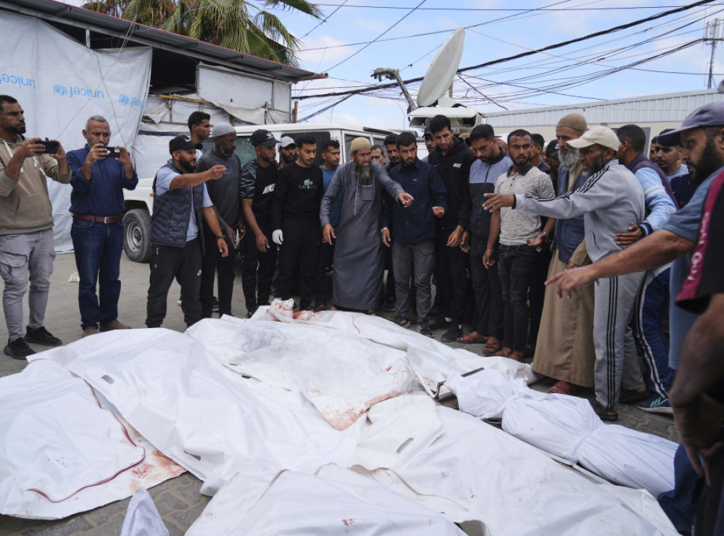 Desetine ljudi poginulo u izraelskim napadima na Gazu