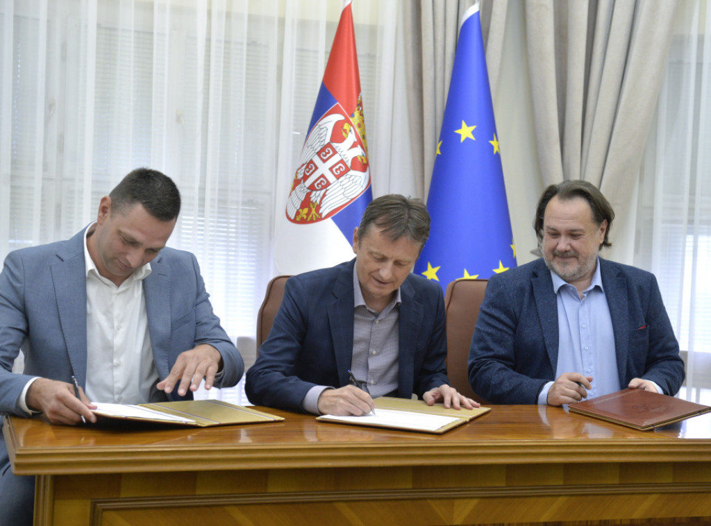 Potpisan ugovor o radovima na osnovnoj školi u Kosjeriću, vrednost radova 545 miliona dinara