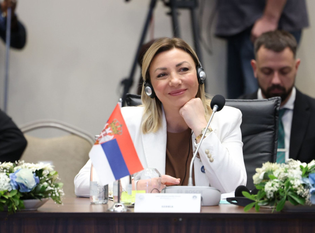 Macura učestvuje na međunarodnom forumu o porodici u Istanbulu