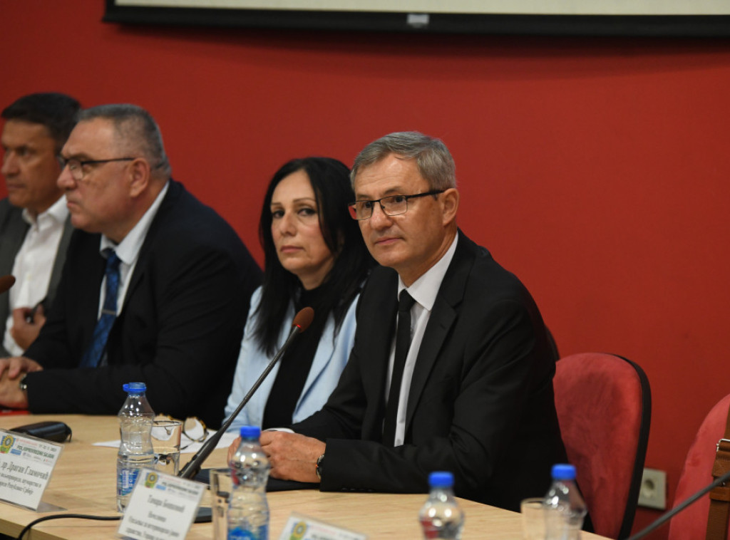 Ministar Glamočić : Pojačaćemo nadzor hrane, građani bi trebalo da znaju šta jedu