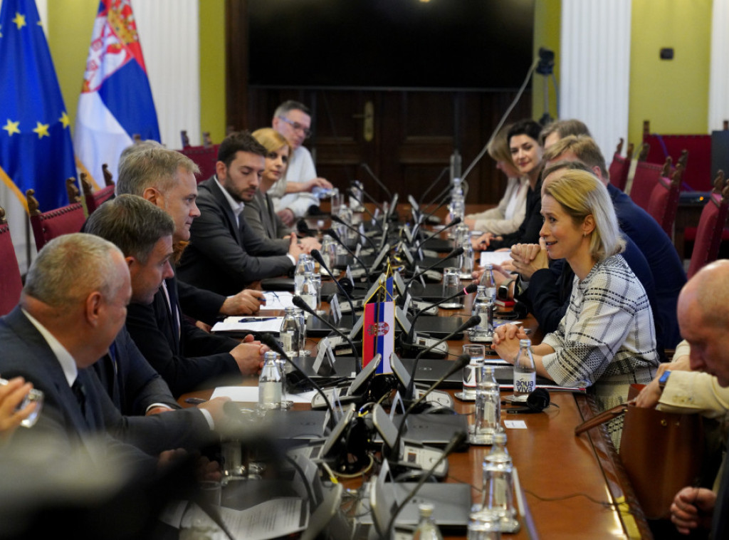 Predstavnici opozicionih poslaničkih grupa sa Kajom Kalas