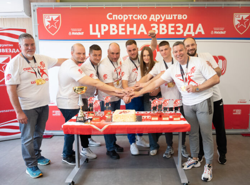 SD Crvena zvezda uručilo plakete "Naš šampion" Zvezdinim karatistima prvacima sveta