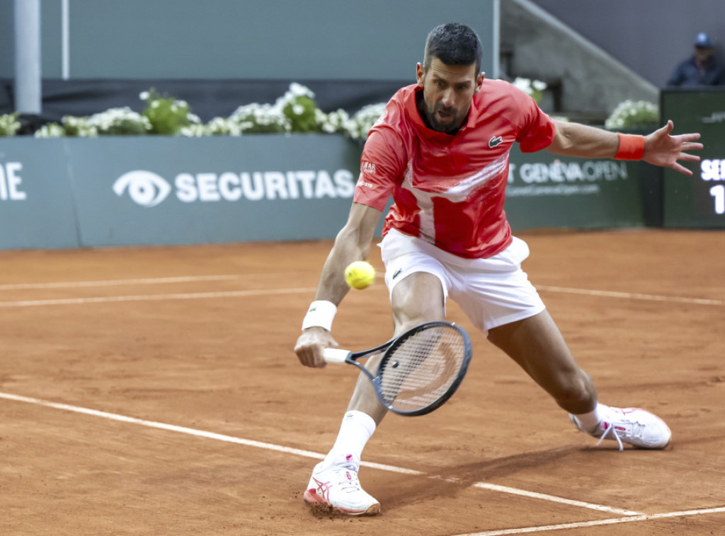 Novak Đoković pobedio Matea Arnaldija i plasirao se u polufinale turnira u Ženevi