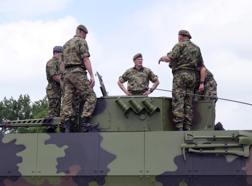 Milan Mojsilović obišao Centar za ispitivanje naoružanja i vojne opreme "Nikinci"